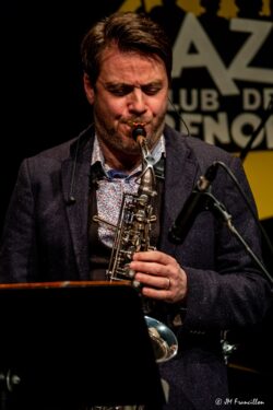 Jeudi 8 janvier 20026
Jazz Club de Grenoble
Concert: Olivier Robin Quintet
Josiah Woodson: trompette et flûte
Alex Terrier: saxophone ténor et soprano
Albert Bover: piano
Fabricio Nicolas: contrebasse
Olivier Robin: batterie et compositions