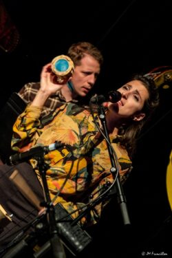 Jeudi 29 janvier 2026
Jazz Club de Grenoble
concert: Luciana Morelli Group; words of the wind.
Luciana Morelli: voix
Philipp Hillebrand, clarinettes
Mauricio Silva Orendain, piano
Tommy Fuller, contrebasse
Axel Filip, batterie