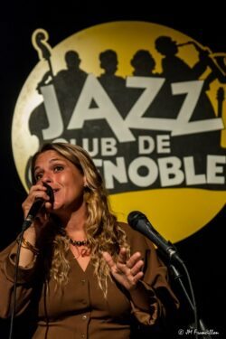 Jeudi 26 février 2026
Jazz Club de Grenoble
Concert: Andrea Caparros & Emile Melenchon: Confidence
Andrea Caparros: chant
Emile Melenchon: guitare