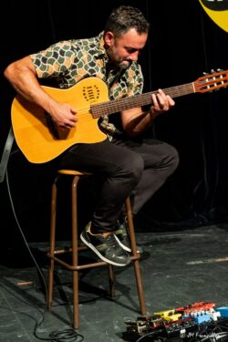 Jeudi 26 février 2026
Jazz Club de Grenoble
Concert: Andrea Caparros & Emile Melenchon: Confidence
Andrea Caparros: chant
Emile Melenchon: guitare