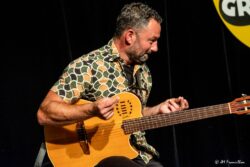Jeudi 26 février 2026
Jazz Club de Grenoble
Concert: Andrea Caparros & Emile Melenchon: Confidence
Andrea Caparros: chant
Emile Melenchon: guitare