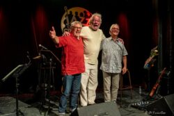 Jeudi 7 mai 2026
Jazz Club de Grenoble
concert: Alzy Trio: A french songbook & more...
Pascal Kober: basse accoustique et chant
Thierry Rampillon: guitare et composition
Christian Sanchez: guitare et composition