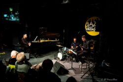 Jeudi 14 mai 2026
Jazz Club de Grenoble
concert: Triolistic
Lionel Melot: piano
Lilian Palomas: basse
Maurice Tragni: batterie
