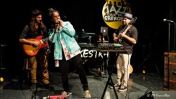 Jeudi 11 juin 2026
Jazz club de Grenoble
concert: Yochestra
Kevin Montiton: guitariste
Guy-Johann Sele: guitariste
Arnaud Baraston: beatmaker