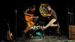 Jeudi 11 juin 2026
Jazz club de Grenoble
concert: Yochestra
Kevin Montiton: guitariste
Guy-Johann Sele: guitariste
Arnaud Baraston: beatmaker